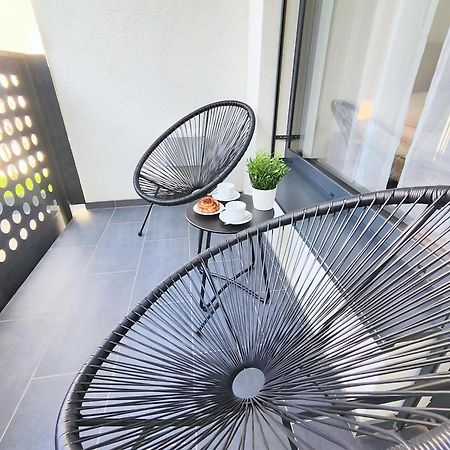 Appartement Wings - Brand New - Presidential Garden - Free Parking à Bratislava Extérieur photo