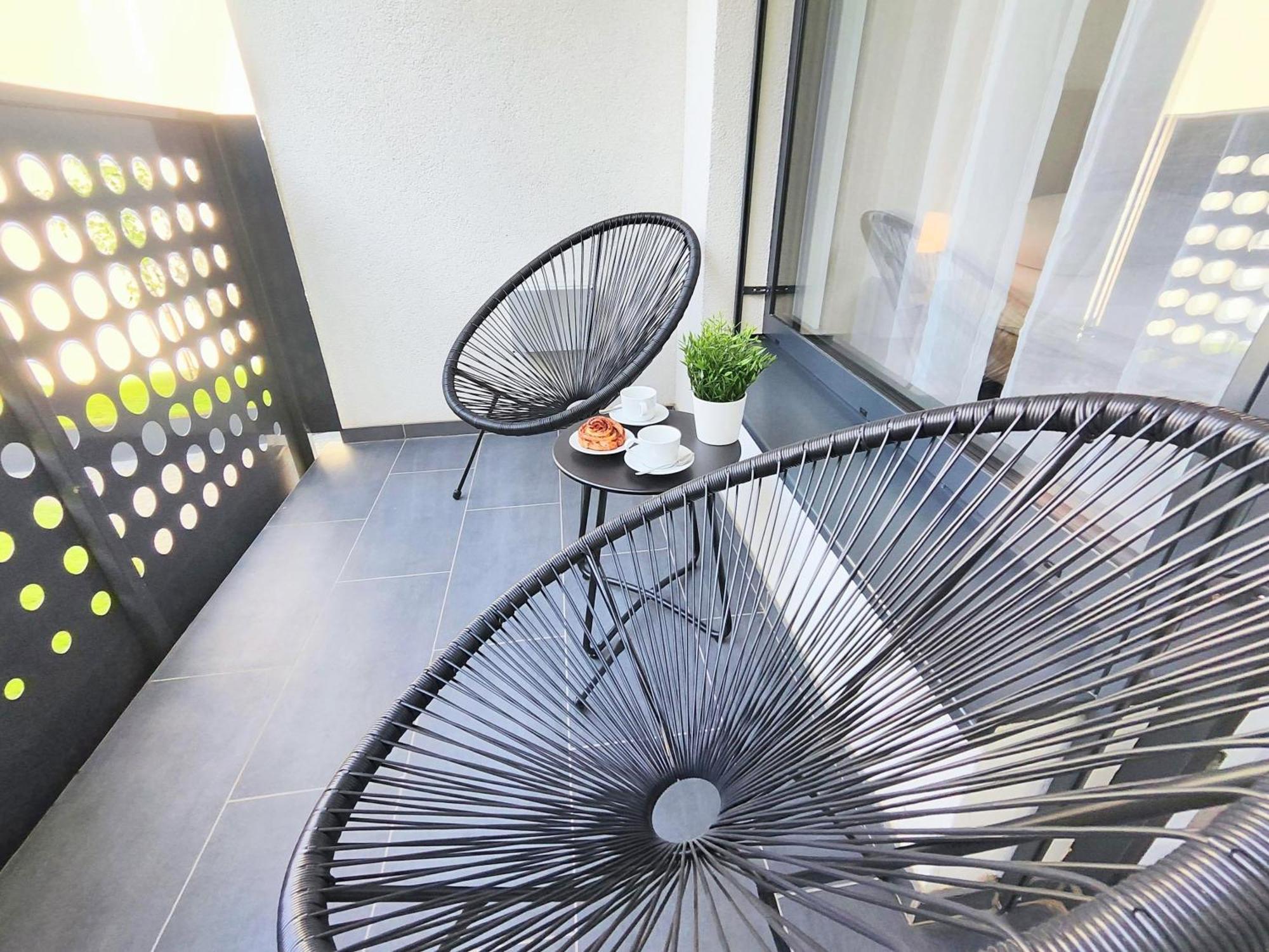 Appartement Wings - Brand New - Presidential Garden - Free Parking à Bratislava Extérieur photo
